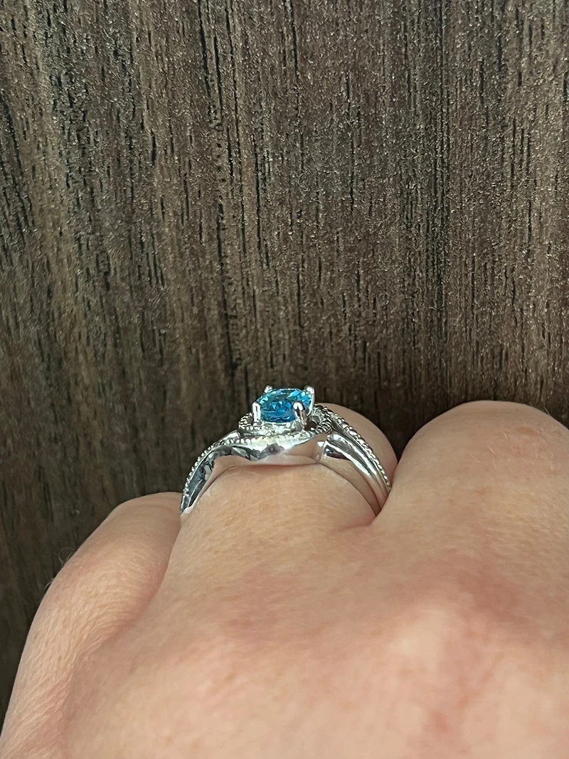 925 Sterling Silver Blue Topaz & Diamond Ring - 4.5