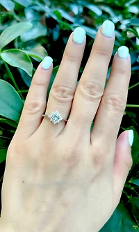10K White Gold 0.45cttw Aquamarine and 0.176cttw Diamond Ring