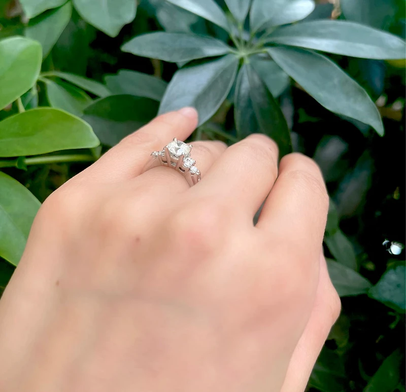 14K White Gold 1.37cttw Diamond Engagement Ring, size 6.5