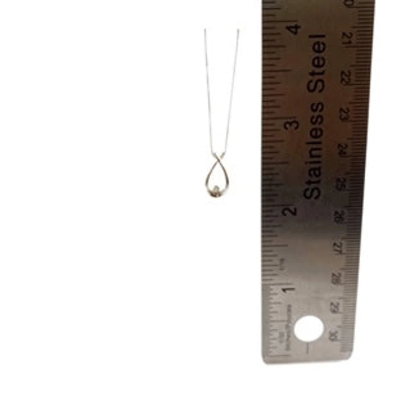 10K White Gold 0.043cttw Diamond Pendant, 18"