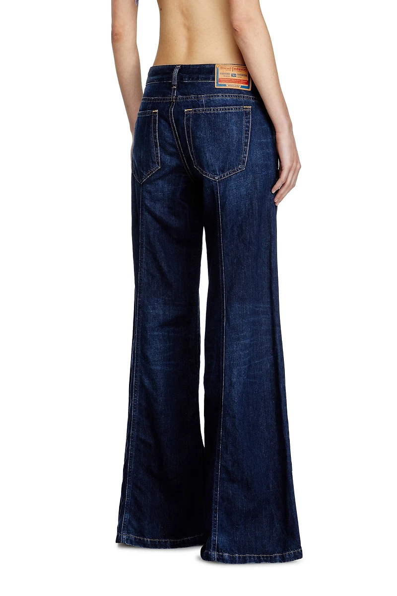 Flare Jeans D-Akii 068RA