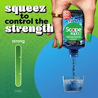 Rince-bouche concentré Scope Squeez, Menthe glacée, équivaut au nombre d’utilisations contenues dans une bouteille allant jusqu’à 1L *vs le rince-bouche Scope Outlast de 1L, appuyer pour contrôler l’intensité