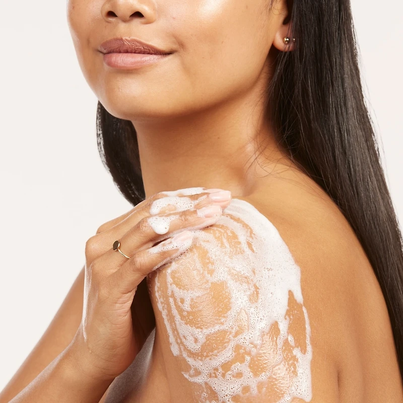 Olay Cleansing & Firming Body Wash with Vitamin B3 and Collagen