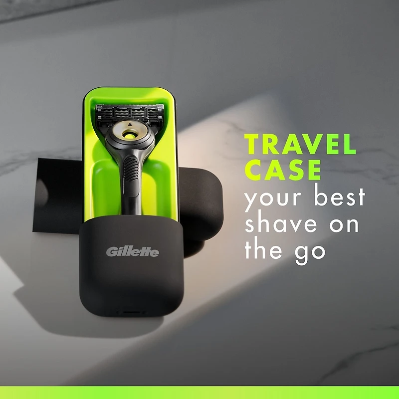 Rasoir Gillette Labs pour hommes avec barre exfoliante, édition noire et dorée, 1 manche, 3 cartouches de rechange, comprend un étui de voyage pour un rangement pratique lors de vos déplacements