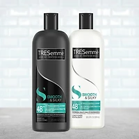 Revitalisant TRESemmé lisse soyeux 828 ML