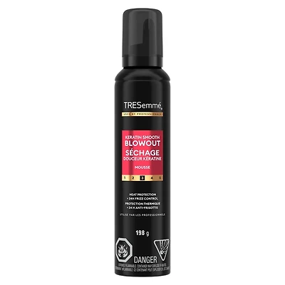 Mousse Capillaire Fouettée pour un volume toute la journée TRESemmé Keratin Smooth Non Alourdissant procure hydratation et protection anti-chaleur