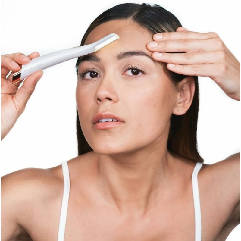 Dermaplane Glow Exfoliant visage et épilateur avec 6 têtes de rechange