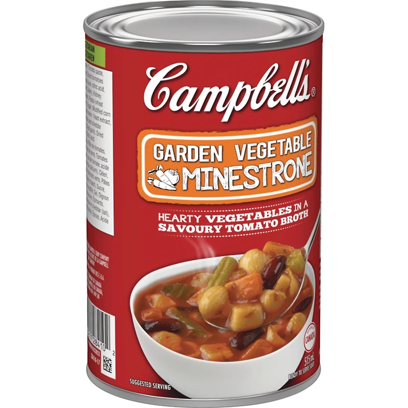 Soupe minestrone aux légumes du jardin prête à déguster