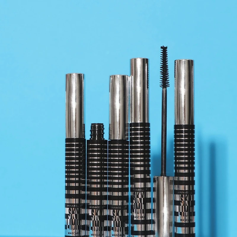 Skylimit Extreme Length Mascara Blackest Black enriched with carnauba wax