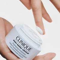 Crème hydratante illuminatrice Even Better Clinical