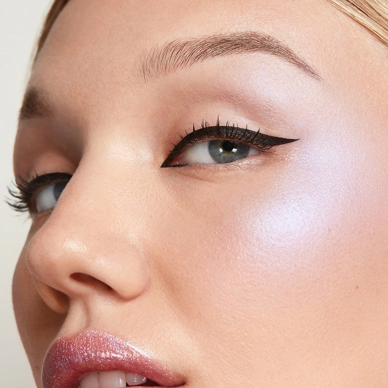 at the borderline eyeliner marker