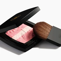 Les Signes De Chanel Illuminating Powder Blush​