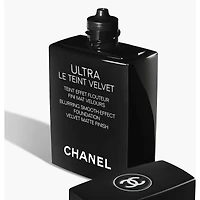 Blurring Smooth-effect Foundation. Velvet Matte Finish.