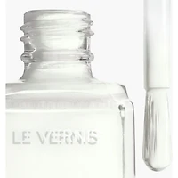 LE VERNIS
