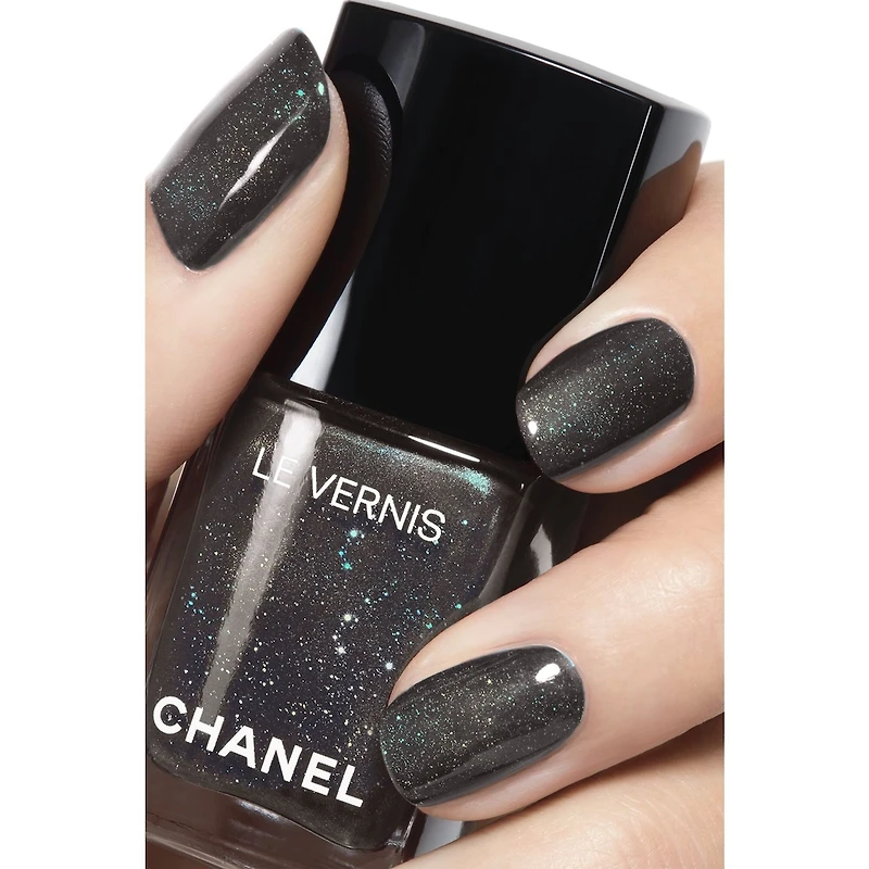 Le Vernis Couleur Et Brillance Longue Tenue