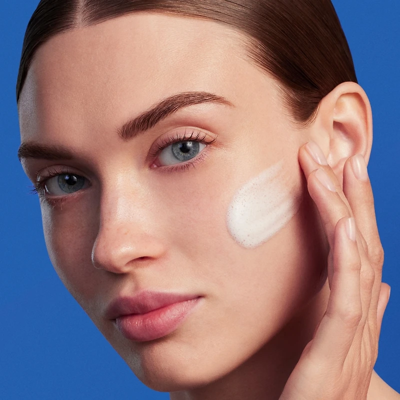 Nettoyant gel moussant purifiant Biosource pour peaux normales à mixtes, enrichi de Zinc pour une peau hydratée et nette