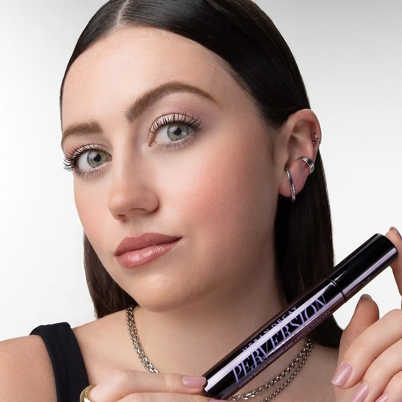 Perversion Volumizing Mascara