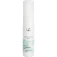 Spray nutritif Nutricurls Milky Waves pour les ondulations de Wella Professionals, 150 mL