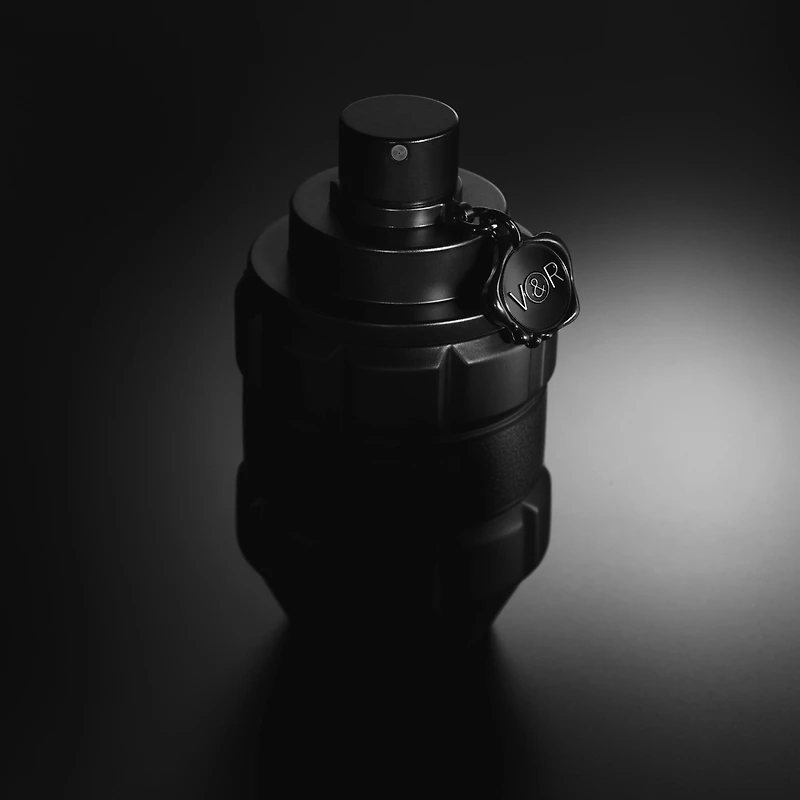 Eau de parfum Spicebomb Dark Leather boisé et épicé pour homme