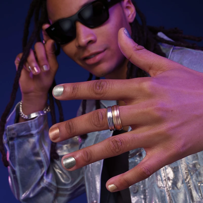 Insta-Dri® Nail Polish, mirror-chrome finish, 3-in-1 formula with built-in base and top coat. 1 Stroke, Coat Done. Dries 60 seconds