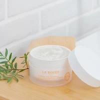 Refillable nourishing body scrub with sugar and organic vegetal oils