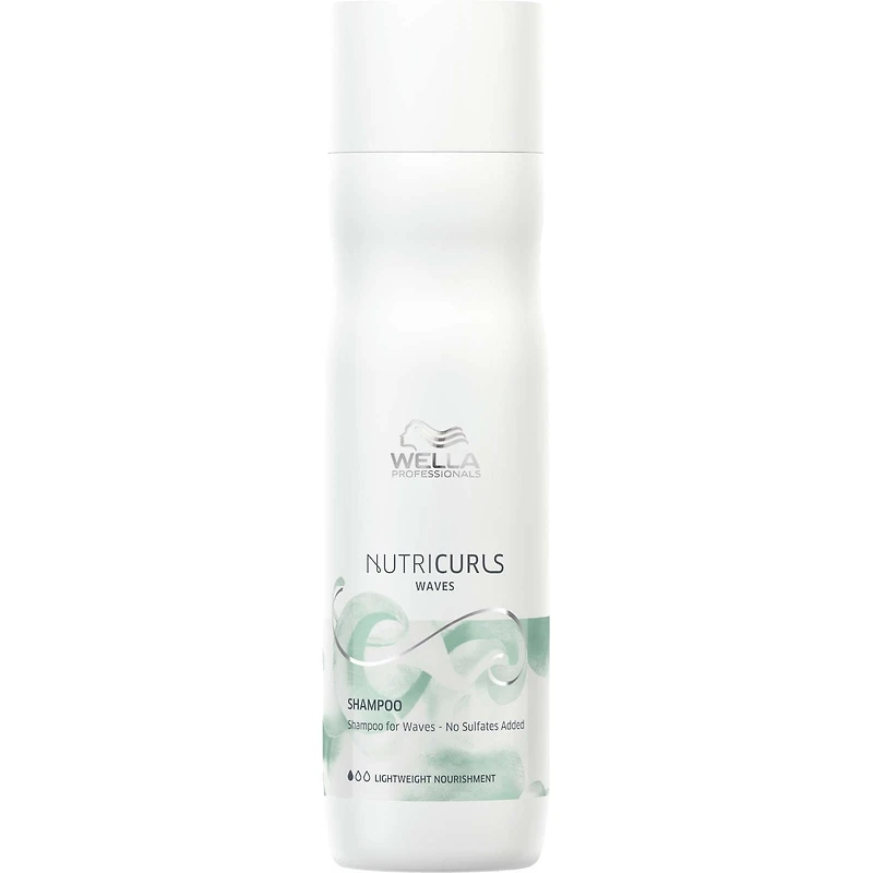 Shampooing Nutricurls pour les ondulations de Wella Professionals, formulé avec le complexe Nourish-In, nourrit et définit les ondulations, formulé sans sulfates