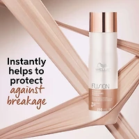 Shampooing Fusion Réparation Intense de Wella Professionals pour cheveux abîmés – shampooing professionnel pour la réparation des cheveux, shampooing anti-casse, 250 mL