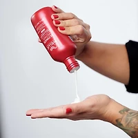 Shampooing ULTIMATE REPAIR de Wella Professionals, shampooing professionnel en crème léger pour cheveux abîmés, 250 mL