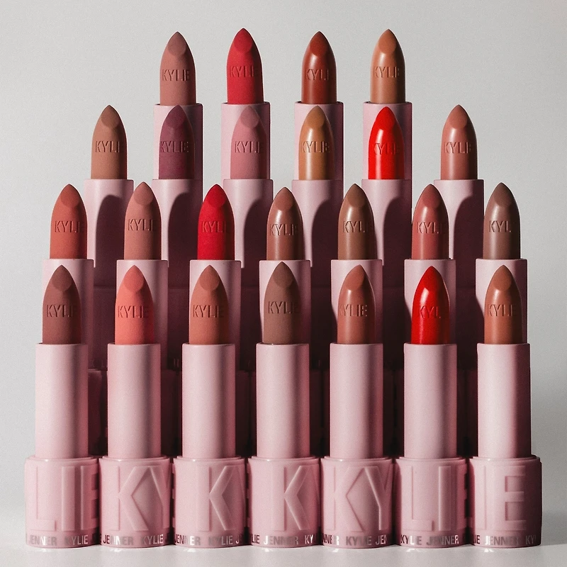 Matte Lipstick, highly pigmented, weightless, 8-hour wear, soft-matte finish, hydrates lips