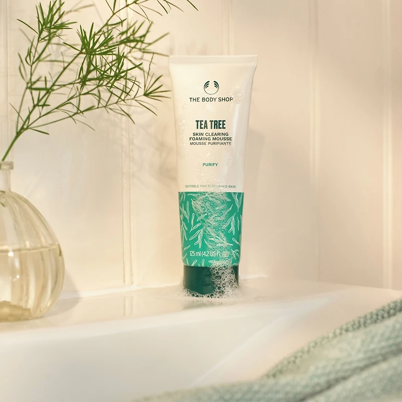Nettoyant purifiant moussant à l'huile d'arbre à thé