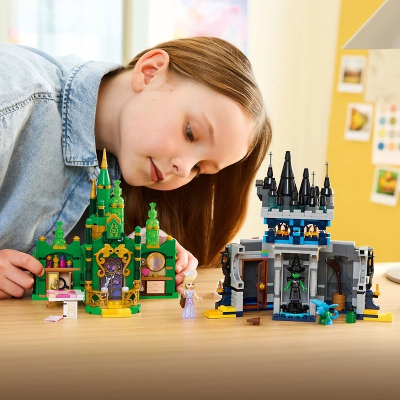 LEGO Wicked Emerald City et le Château de Kiamo Ko, Cadeau d’Aventure, Jouet de Construction 75689