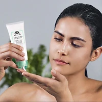 Checks and Balances™ Polishing Face Scrub