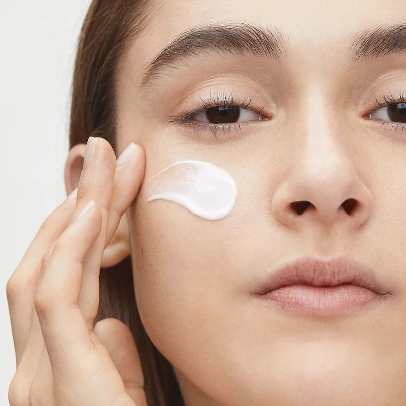 Vital Perfection Uplifting and Firming Eye Cream