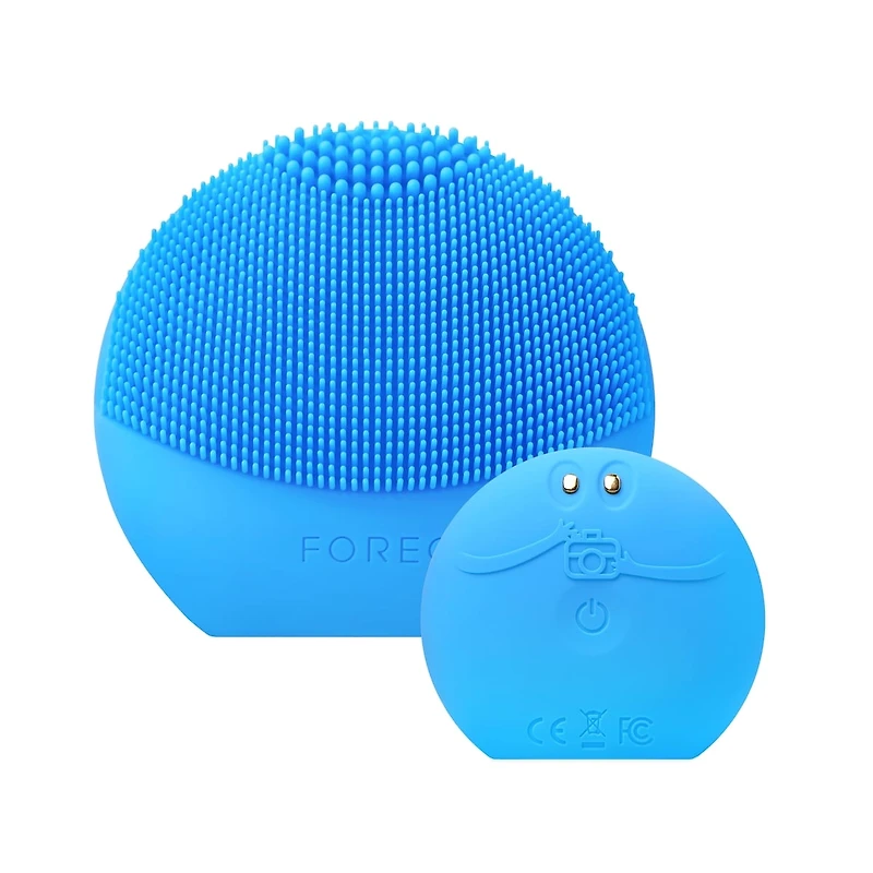LUNA™ 4 play smart Facial Cleansing Brush in Peek-A-Blue