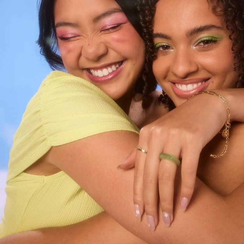 Exfoliating Body Scrub in Coconut Glow