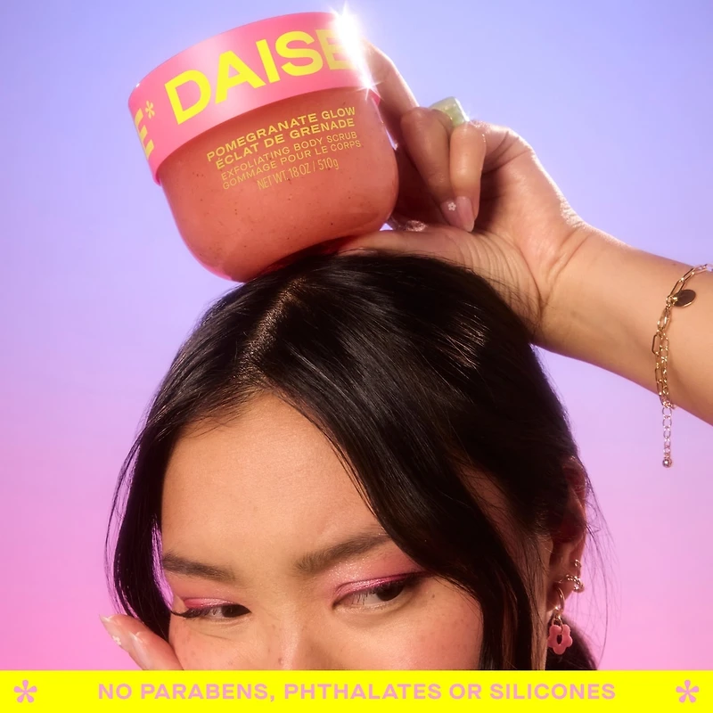 DAISE Exfoliating Body Scrub in Pomegranate Glow