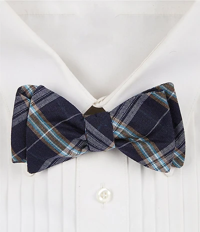Cremieux Nicholas Plaid Woven Silk-Blend Bow Tie