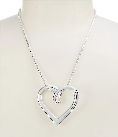 Dillard's Heart Short Chunky Statement Pendant Necklace