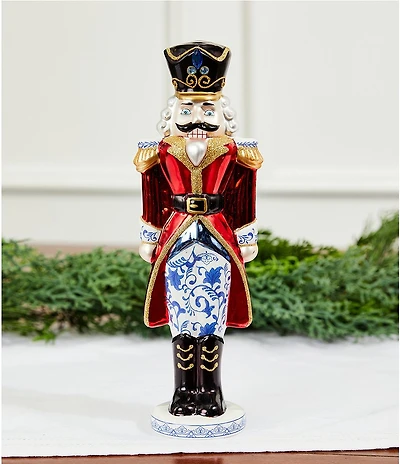 Southern Living Meet Me Under The Mistletoe Collection Glass Tabletop Nutcracker Figurine
