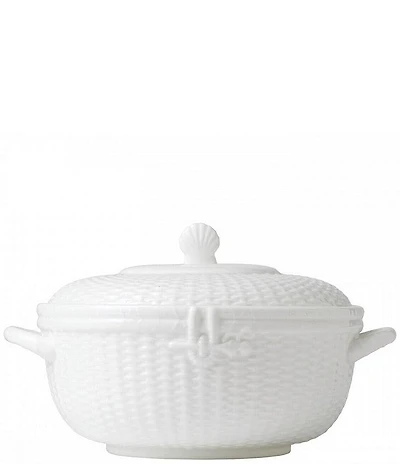 Wedgwood Nantucket Basket Sculpted Bone China Covered Vegetable Bowl