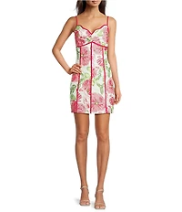 Adelyn Rae Fei Embroidered Floral Print V-Neck Sleeveless Scallop Contrast Trim Sheath Mini Dress