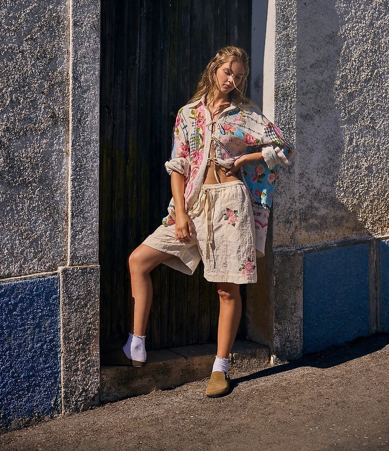 Agua Bendita Malaga Woven Embroidered Floral Elastic Waist Pull-On Shorts