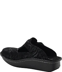 Alegria Classic Swirling Etched Leather Clogs