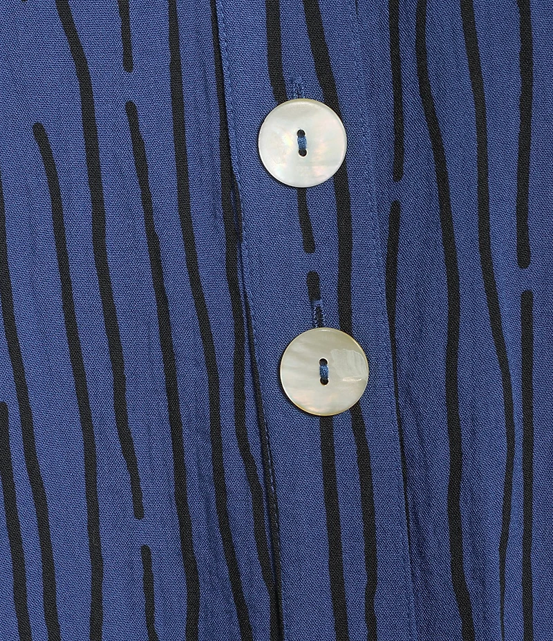 Ali Miles Crinkle Woven Abstract Stripe Wire Collar 3/4 Sleeve Button Front Tunic