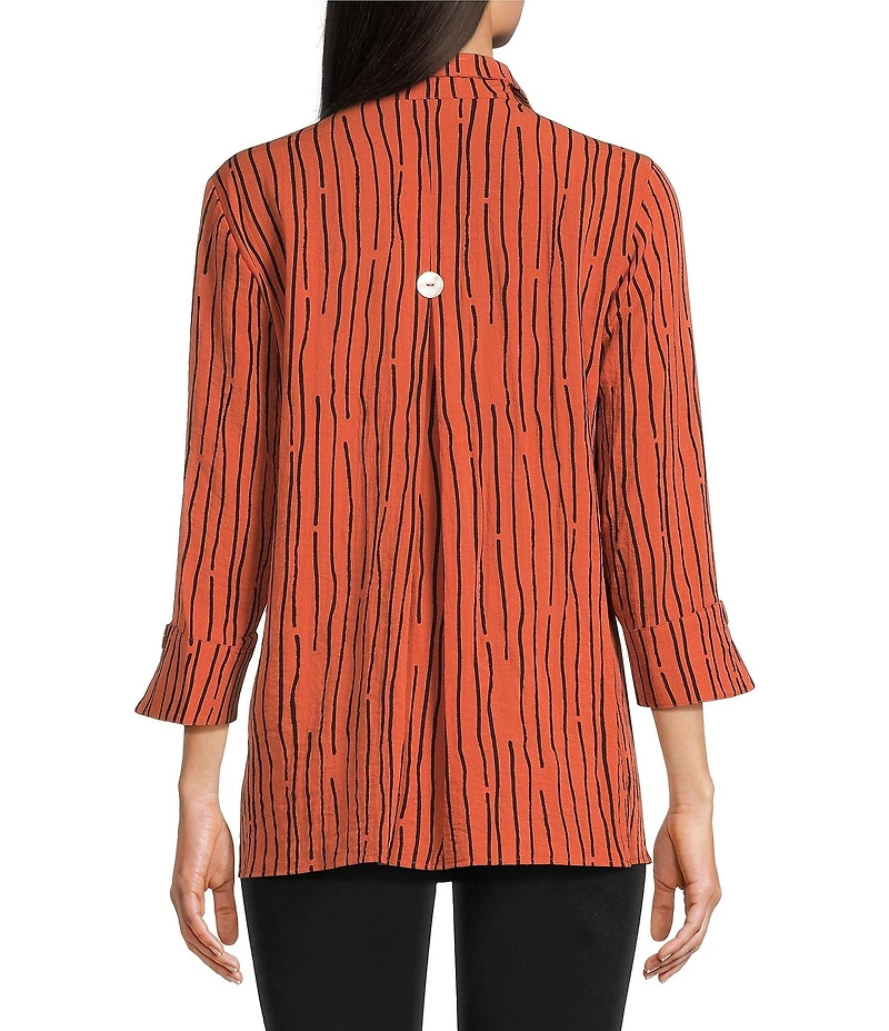 Ali Miles Crinkle Woven Abstract Stripe Wire Collar 3/4 Sleeve Button Front Tunic