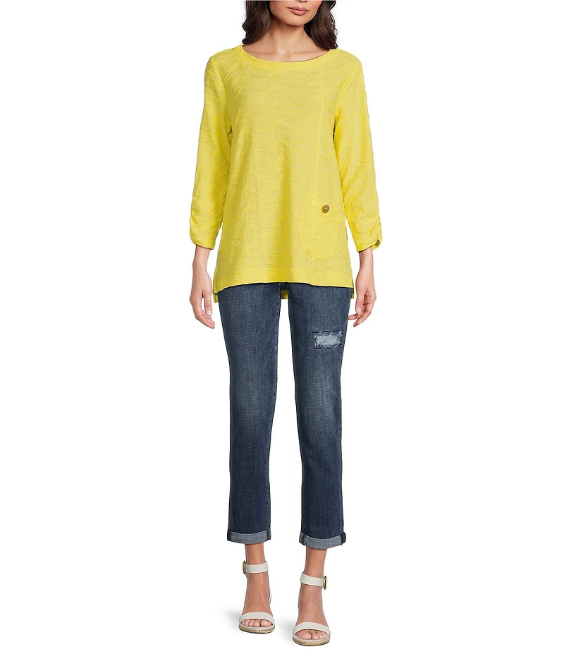 Ali Miles Textured Round Neck 3/4 Sleeve Hi-Low Hem Top