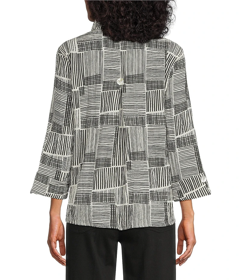 Ali Miles Woven Abstract Print Crinkle Woven Point Neck 3/4 Sleeve Button Front Tunic