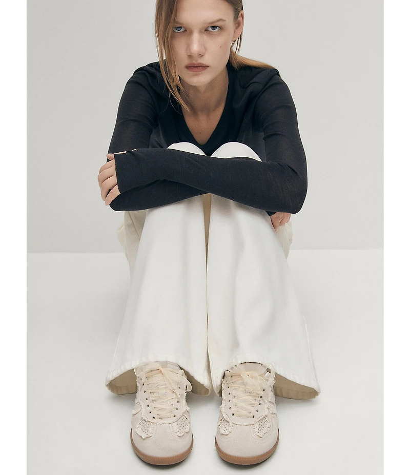 ALOHAS Tb.490 Suede Crochet Lace Trim Detail Sneakers