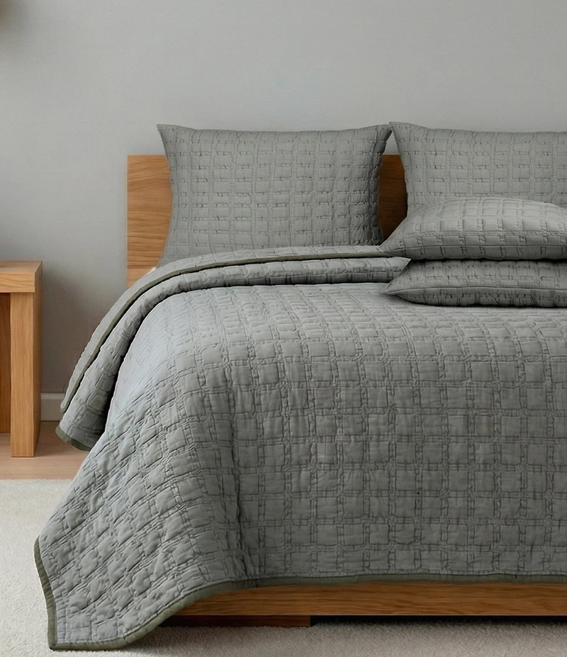 Amity Home Claudia Blocked Quilt