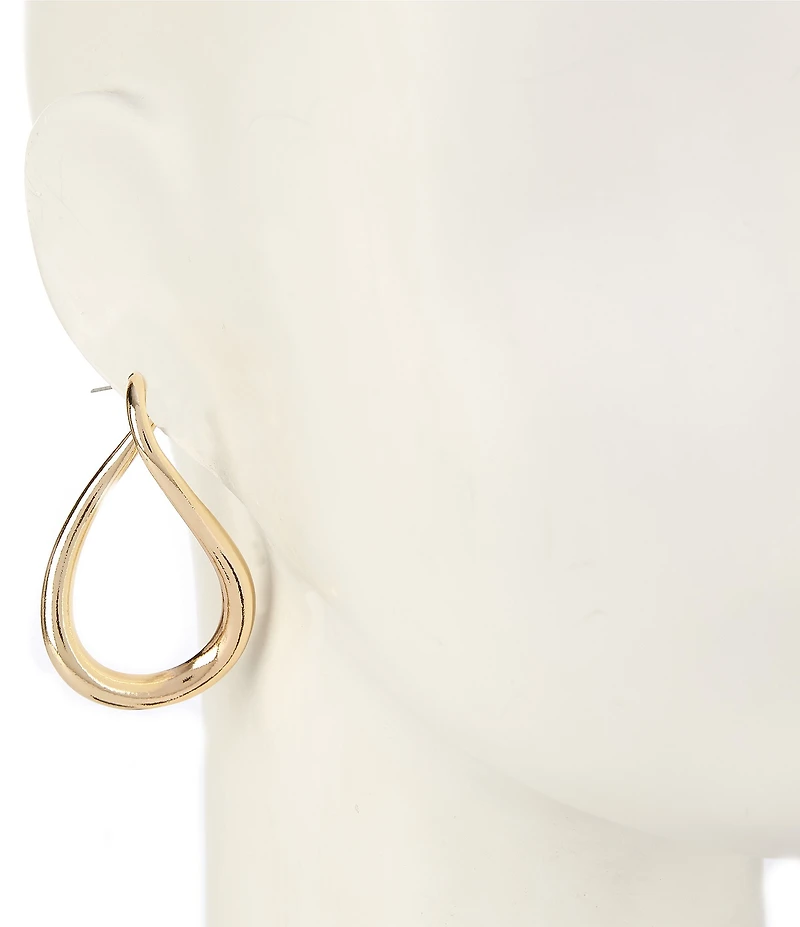 Anna & Ava Overlap Oval Hoop Earrings